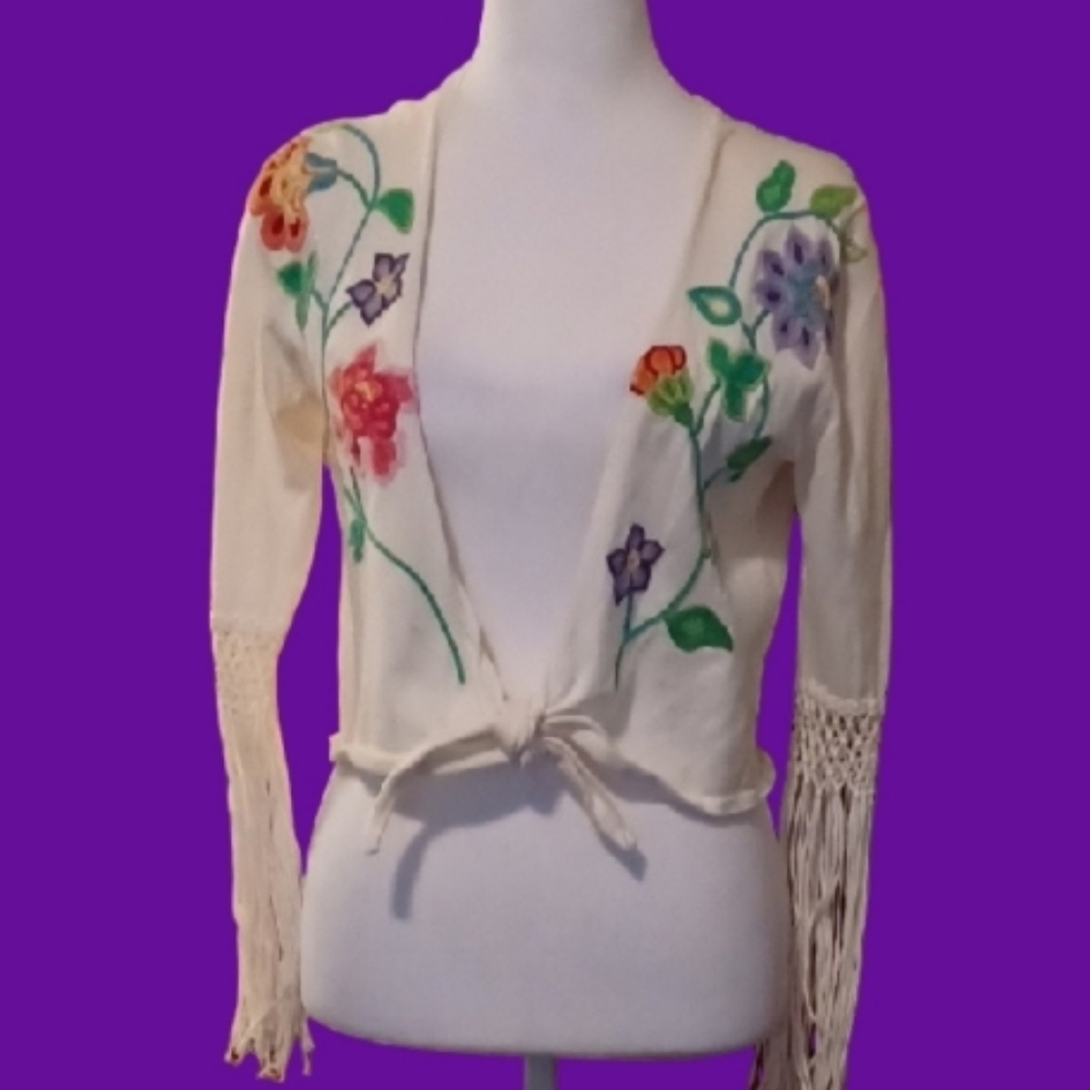 ^ Chime Floral Embroidered Fringe Sleeves Cardigan